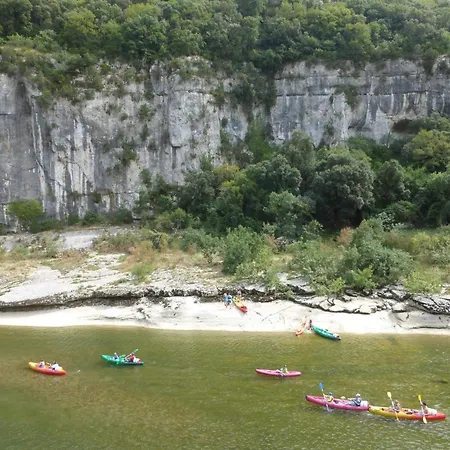 펜션 Stone With Shared Pool, Chambonas, Cleaning Included *